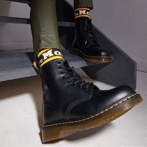 Doc Martens 1460 SMOOTH LEATHER LACE UP BOOTS